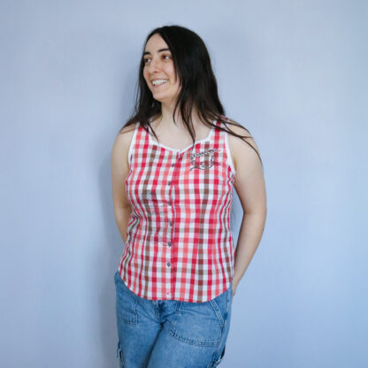 Top femme à carreaux rouges