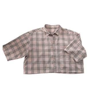Photo à plat, vue de face. chemise crop top imprimé écossais fond rose à lignes noires et grises